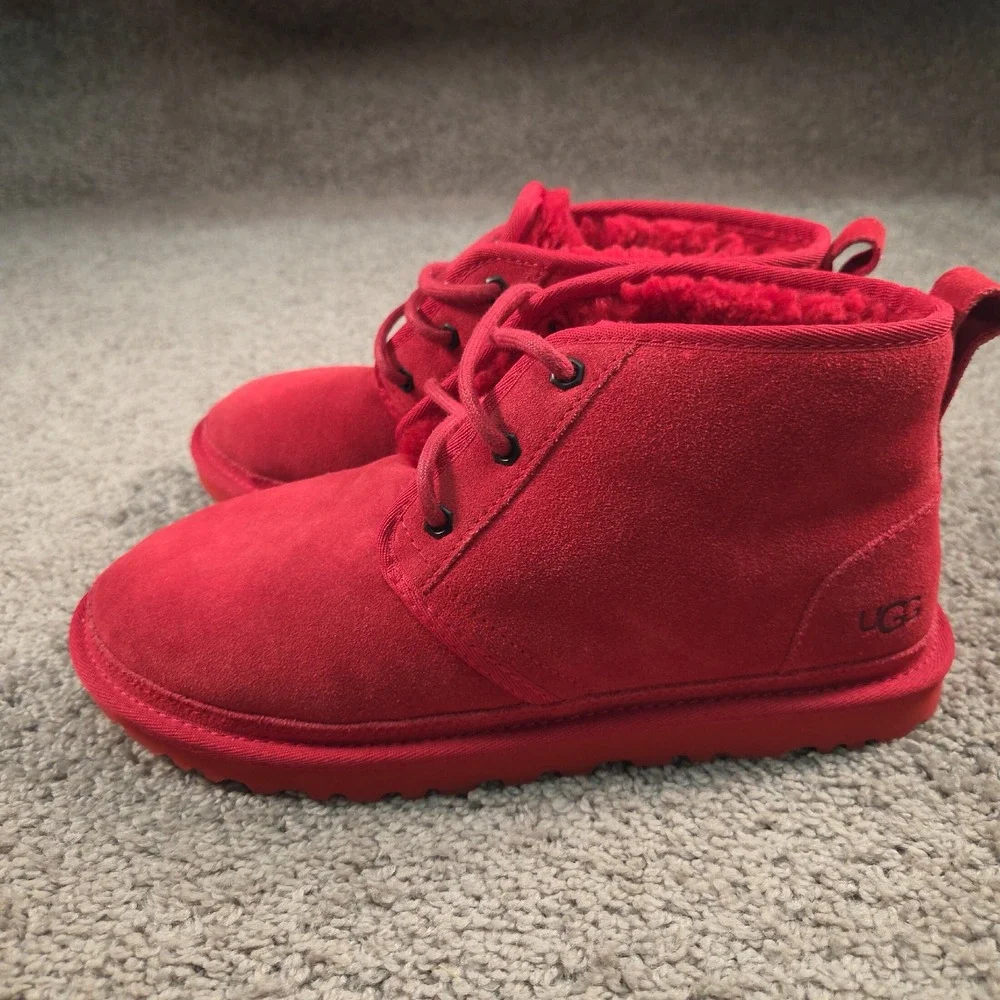 UGG Neumel Samba Red Suede Chukka Boots Mens 9 Shearling Lined Lace Up